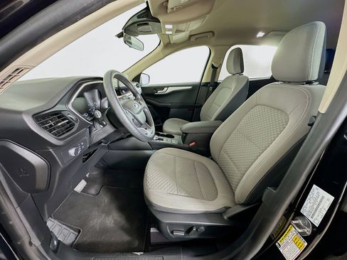 Used 2020 Ford Escape SE image 13