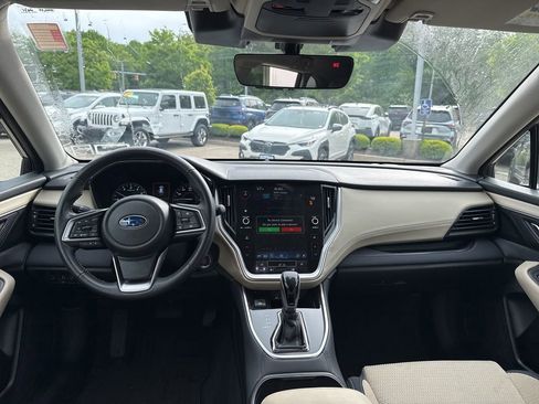 Used 2024 Subaru Outback Premium AWD/4WD image 7