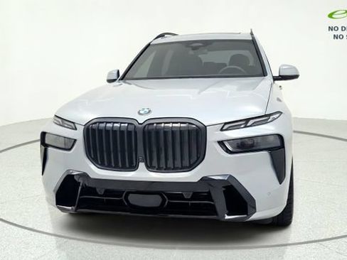 Used 2025 BMW X7 xDrive40i w/ Executive Package AWD/4WD image 3