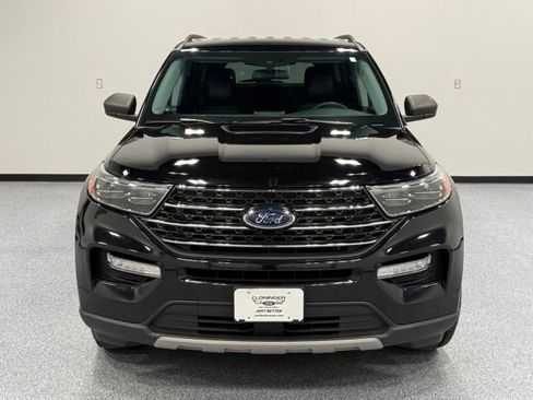 Certified 2021 Ford Explorer XLT w/ Equipment Group 202A AWD/4WD image 4