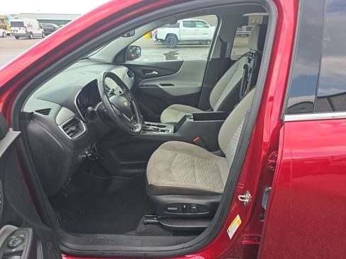 Used 2020 Chevrolet Equinox LT FWD image 3