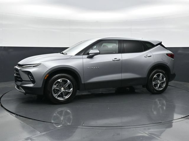 Used 2025 Chevrolet Blazer LT FWD image 6