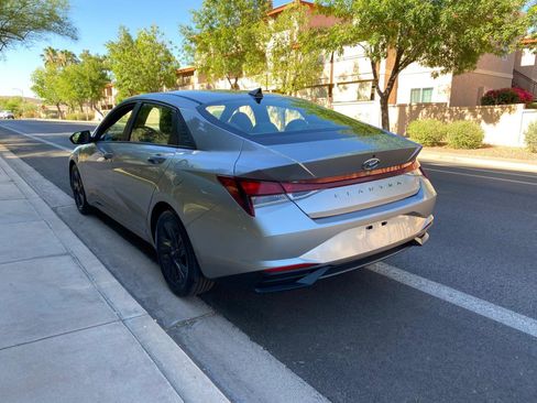 Used 2021 Hyundai Elantra SEL FWD image 13