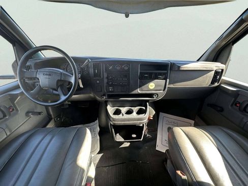 Used 2007 GMC Savana 3500 RWD image 20