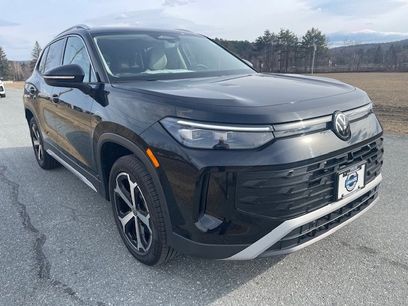 New 2025 Volkswagen Tiguan SE