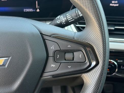 Used 2025 Chevrolet Trax LT image 15