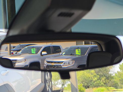 Used 2020 Chevrolet Equinox LS w/ LS Convenience Package FWD image 22