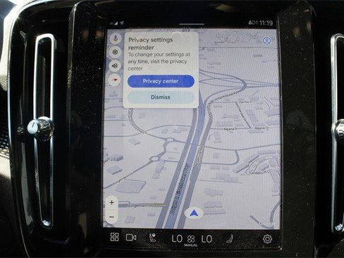 Used 2021 Volvo XC40 P8 Recharge w/ Advanced Package image 38