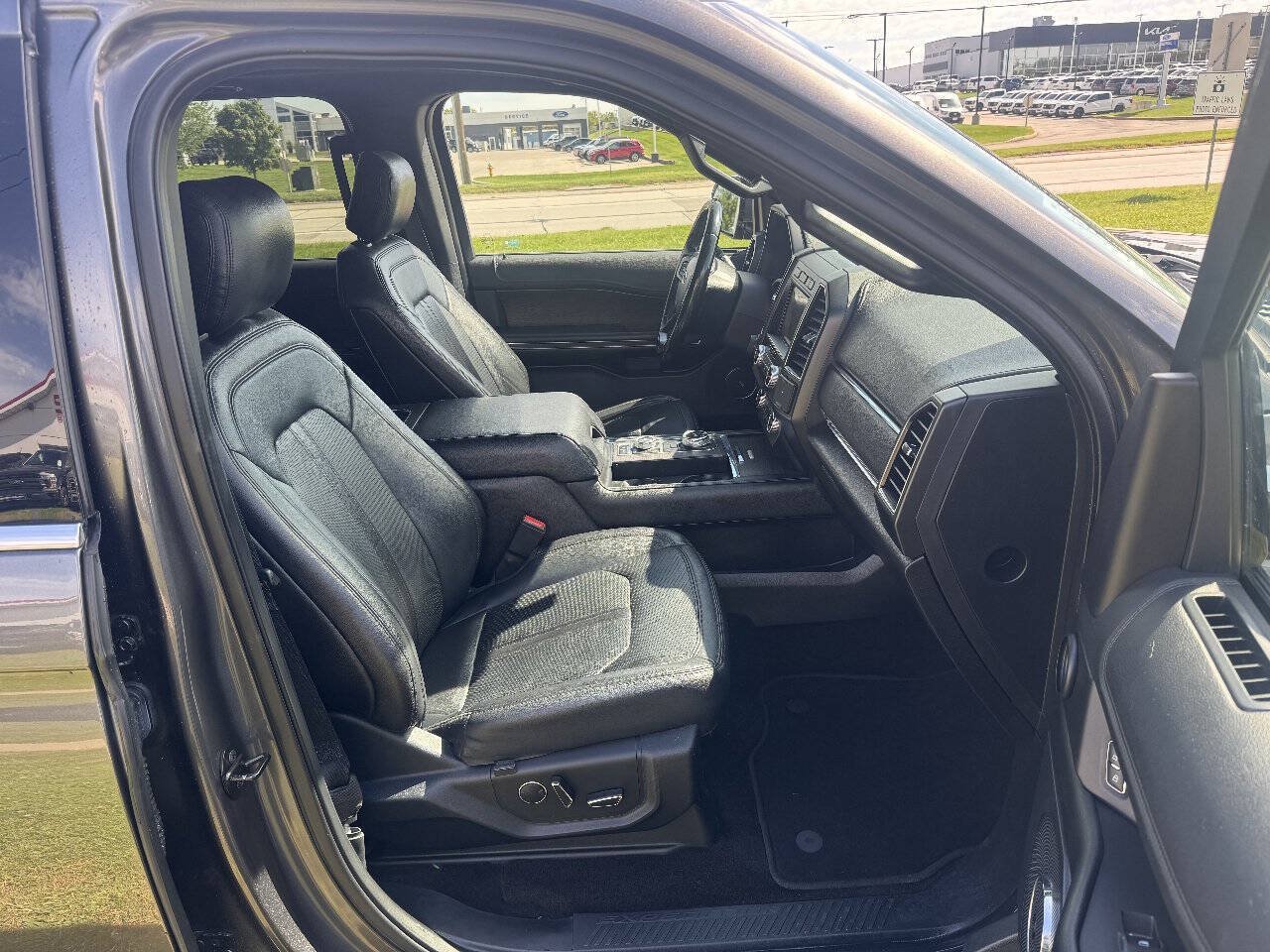 Used 2018 Ford Expedition Max Limited w/ Equipment Group 302A AWD/4WD image 16