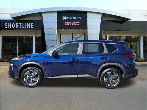 Used 2025 Nissan Rogue SV AWD/4WD image 6