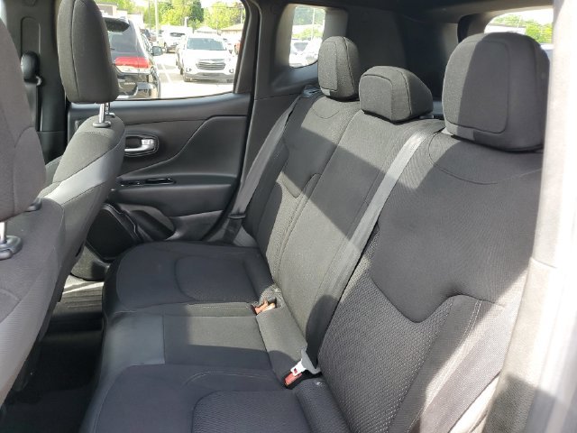 Used 2022 Jeep Renegade Altitude w/ Sun/Sound Group AWD/4WD image 31