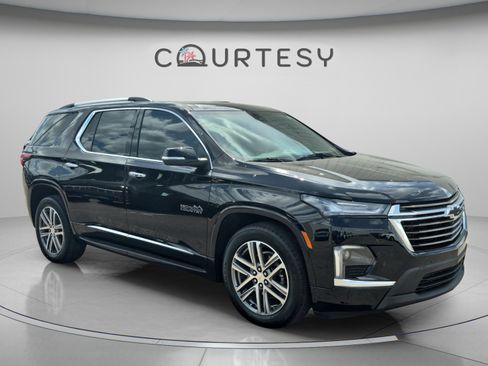 Used 2023 Chevrolet Traverse High Country w/ LPO, Floor Liner Package AWD/4WD image 7