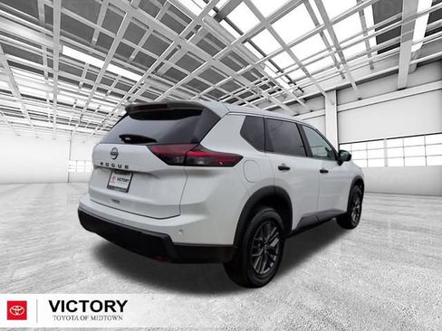 Used 2024 Nissan Rogue S FWD image 4