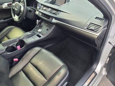 Used 2013 Lexus CT 200h w/ F Sport Pkg w/Nuluxe Trim FWD image 31