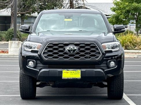 Used 2022 Toyota Tacoma TRD Off-Road AWD/4WD image 6