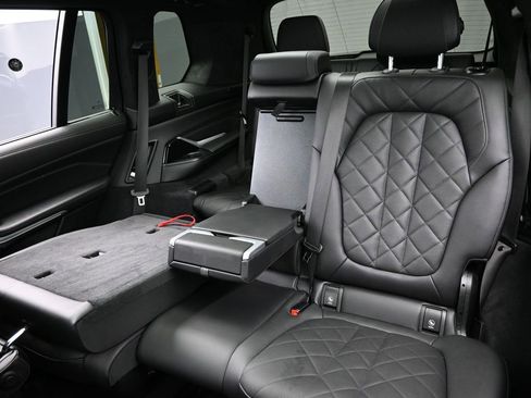 Used 2023 BMW X7 xDrive40i w/ Premium Package image 26