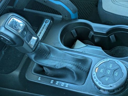 Used 2022 Ford Bronco Wildtrak image 9