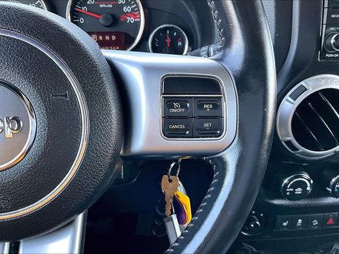 Used 2016 Jeep Wrangler Unlimited Rubicon AWD/4WD image 20
