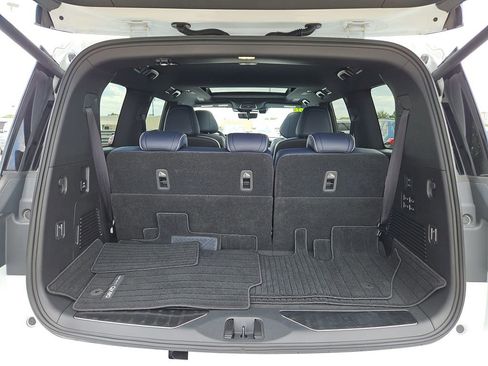 Certified 2026 INFINITI QX80 4WD w/ Sport Exterior Package image 29