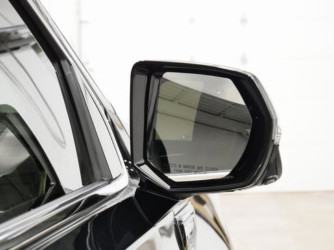 Used 2024 GMC Yukon Denali Ultimate image 39