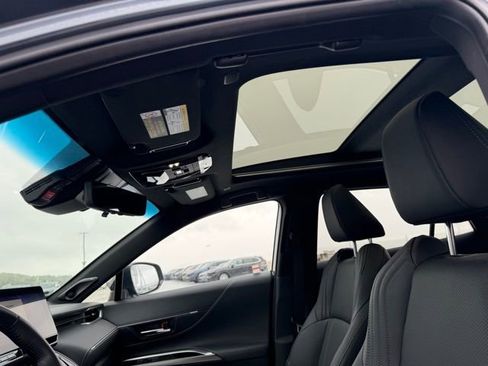 Certified 2023 Toyota Venza Limited image 22