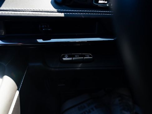 Used 2023 Chevrolet Corvette Stingray Premium Cpe w/ Z51 Performance Package image 15