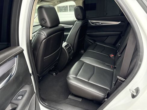 Used 2019 Cadillac XT5 Luxury AWD/4WD image 16