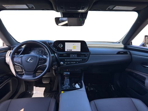 Used 2025 Lexus ES 300h w/ Premium Package FWD image 10