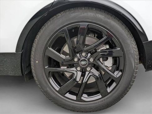 Certified 2025 Land Rover Discovery Dynamic SE AWD/4WD image 27