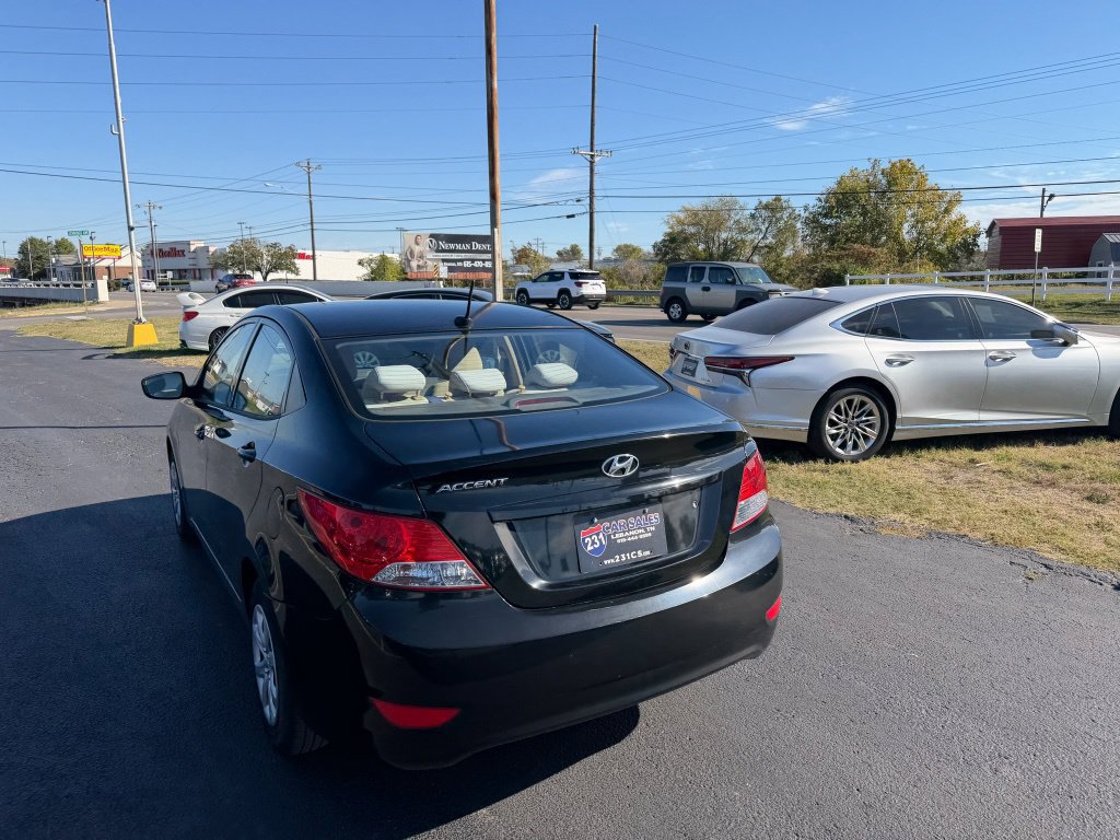 Used 2012 Hyundai Accent GLS w/ Comfort Pkg 2 FWD image 5