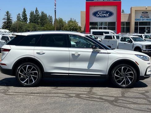 Used 2024 Lincoln Corsair Reserve w/ Equipment Group 201A FWD image 8