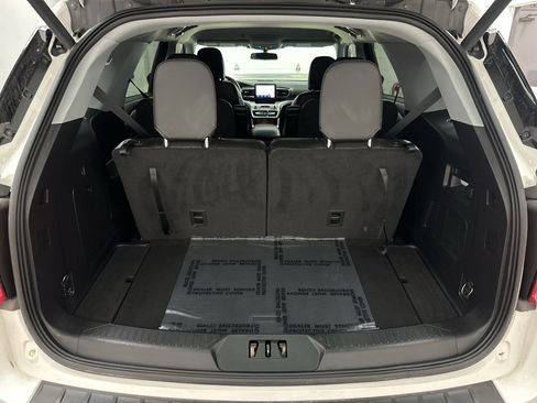 Used 2022 Ford Explorer XLT w/ Equipment Group 202A image 42