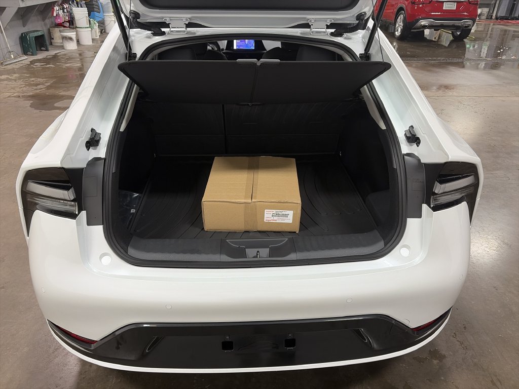 New 2026 Toyota Prius Plug-In Hybrid FWD image 27