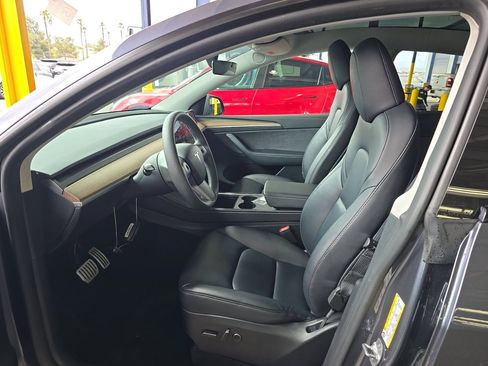 Used 2023 Tesla Model Y Long Range AWD/4WD image 7