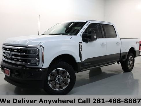 Used 2025 Ford F250 King Ranch w/ FX4 Off-Road Package AWD/4WD image 3