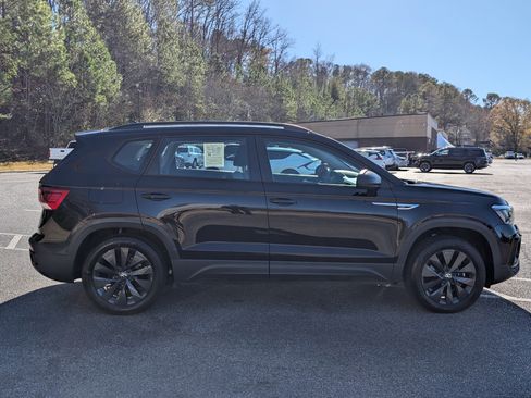 Used 2024 Volkswagen Taos S image 10