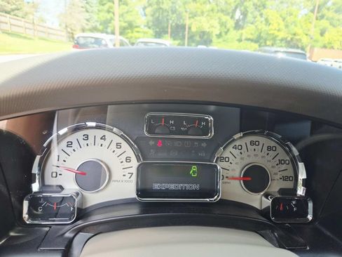 Used 2014 Ford Expedition XLT w/ Leather Seating Package AWD/4WD image 15