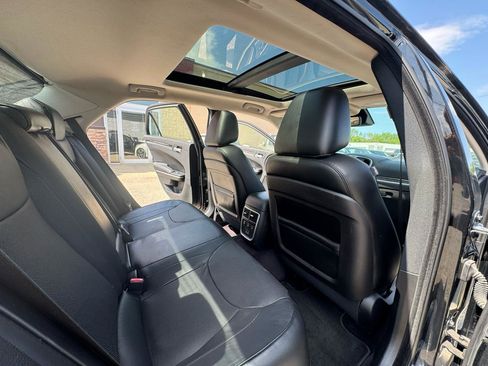 Used 2017 Chrysler 300 C w/ Safetytec Plus Group image 21
