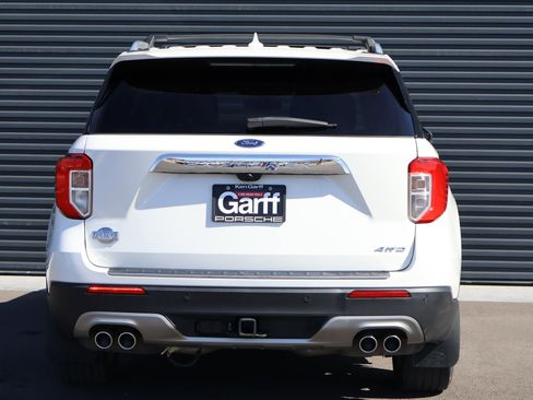 Used 2022 Ford Explorer King Ranch w/ Premium Technology Package image 6