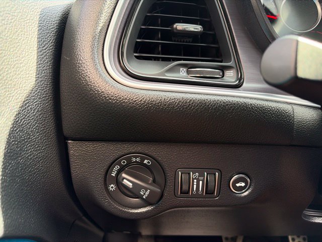Used 2015 Dodge Challenger R/T RWD image 22