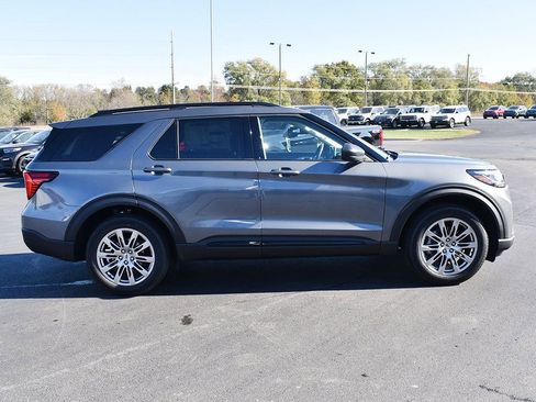 New 2026 Ford Explorer Active w/ Active Comfort Package image 13