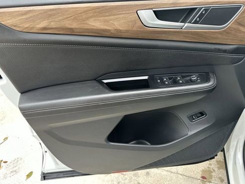 Used 2025 Volkswagen Atlas SE image 29