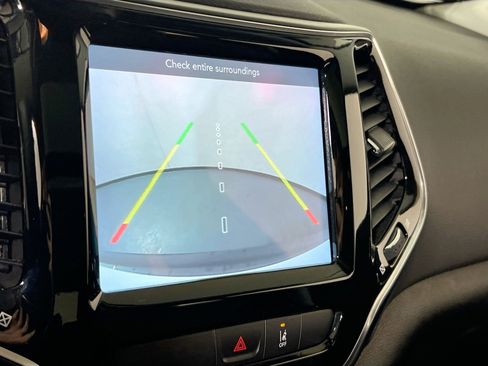 Used 2022 Jeep Cherokee Limited image 13