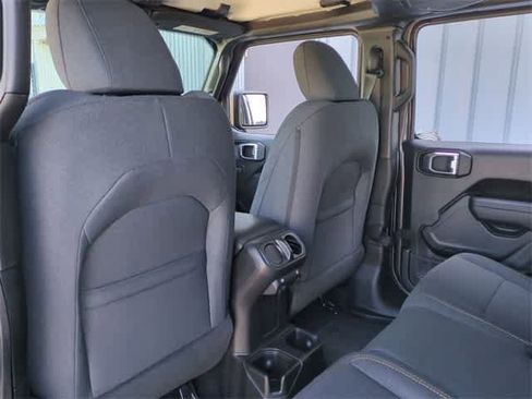 New 2025 Jeep Gladiator Sport image 18