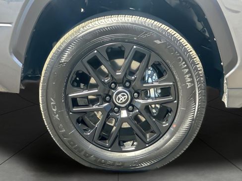 Certified 2025 Toyota Tundra Limited AWD/4WD image 24