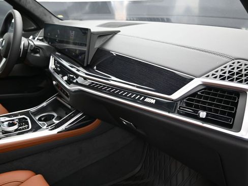 New 2026 BMW X7 M60i image 25