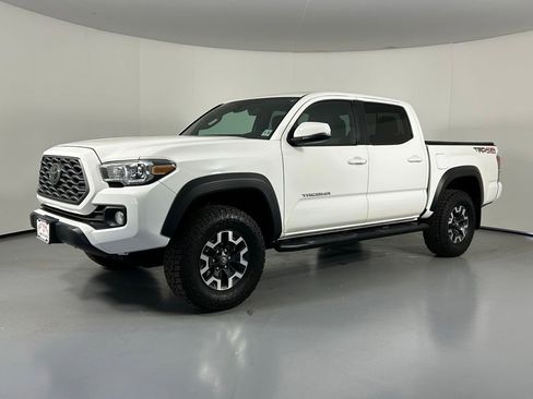 Used 2021 Toyota Tacoma TRD Off-Road w/ Technology Package AWD/4WD image 2