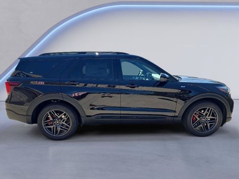 New 2026 Ford Explorer ST-Line w/ ST-Line Street Pack AWD/4WD image 4