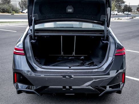 Used 2026 BMW 530i xDrive w/ M Sport Package image 26