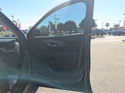 Used 2023 GMC Terrain Denali image 31